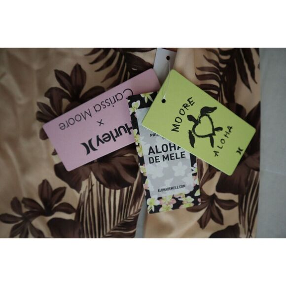 Hurley HO1128 Women Sz M Seashell/Pink Hawaiian Lei Tie Back L/S Surf Suit - Picture 4 of 7